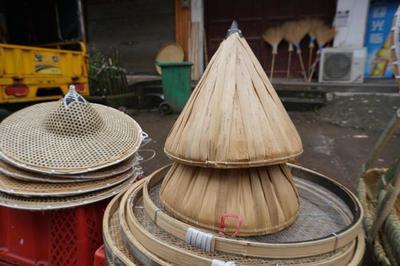 江西非遺小鎮(zhèn)奇觀 斗笠滿街走，土煙論斤售